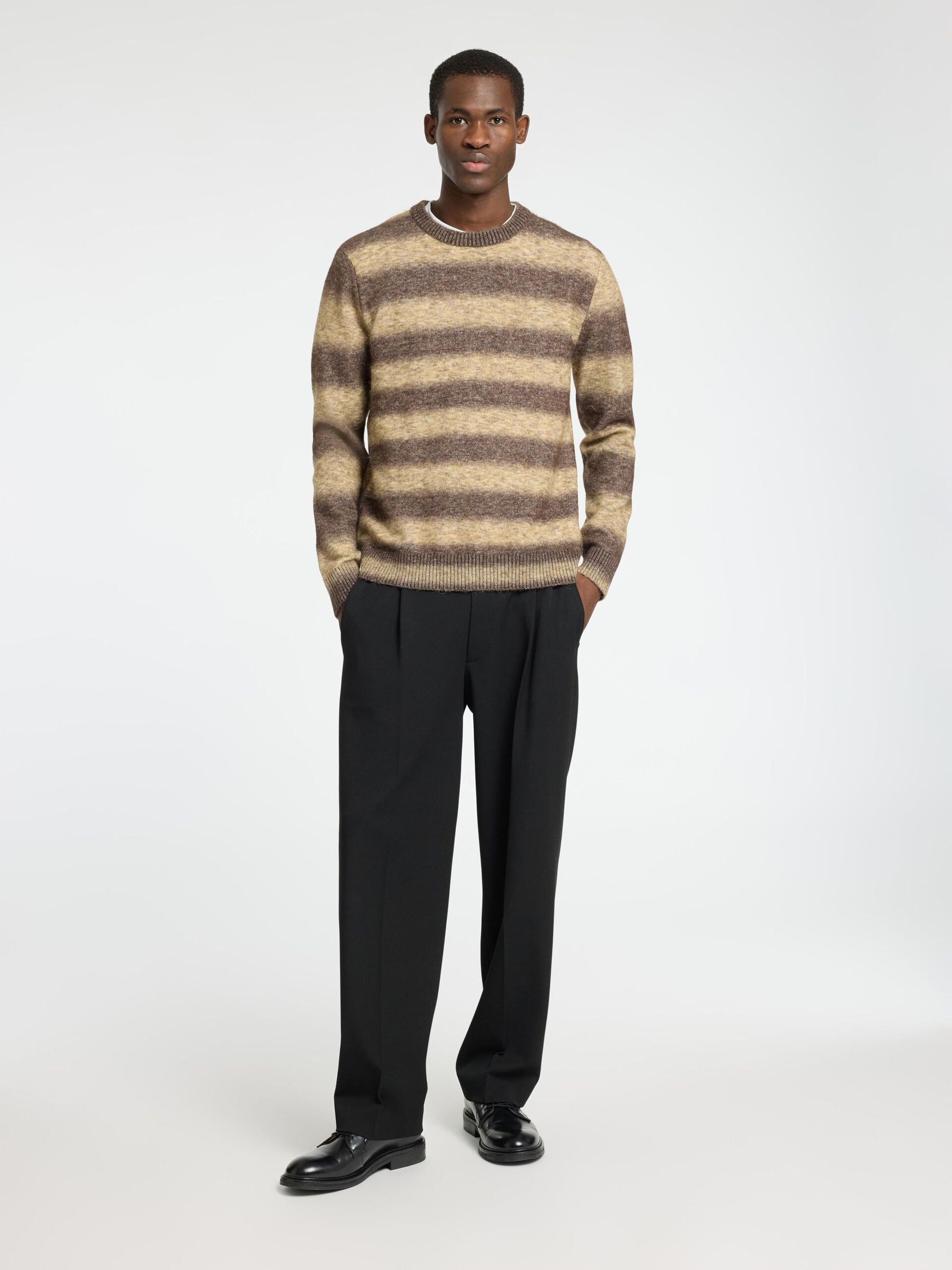 SELECTED HOMME OMBRE CREW NECK - CHOCOLATE TORTE